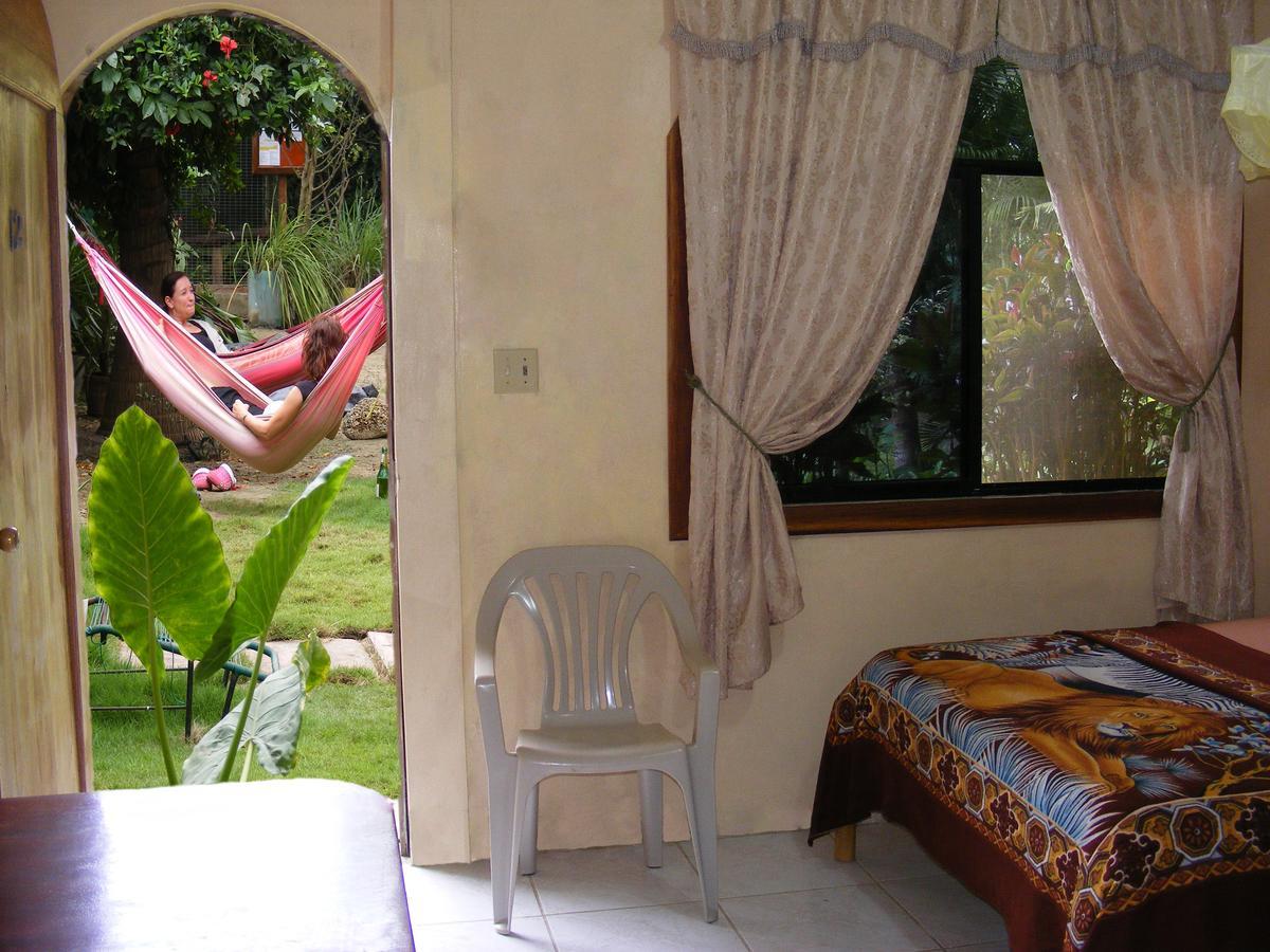 Hostal Maxima Puerto Lopez Exterior photo