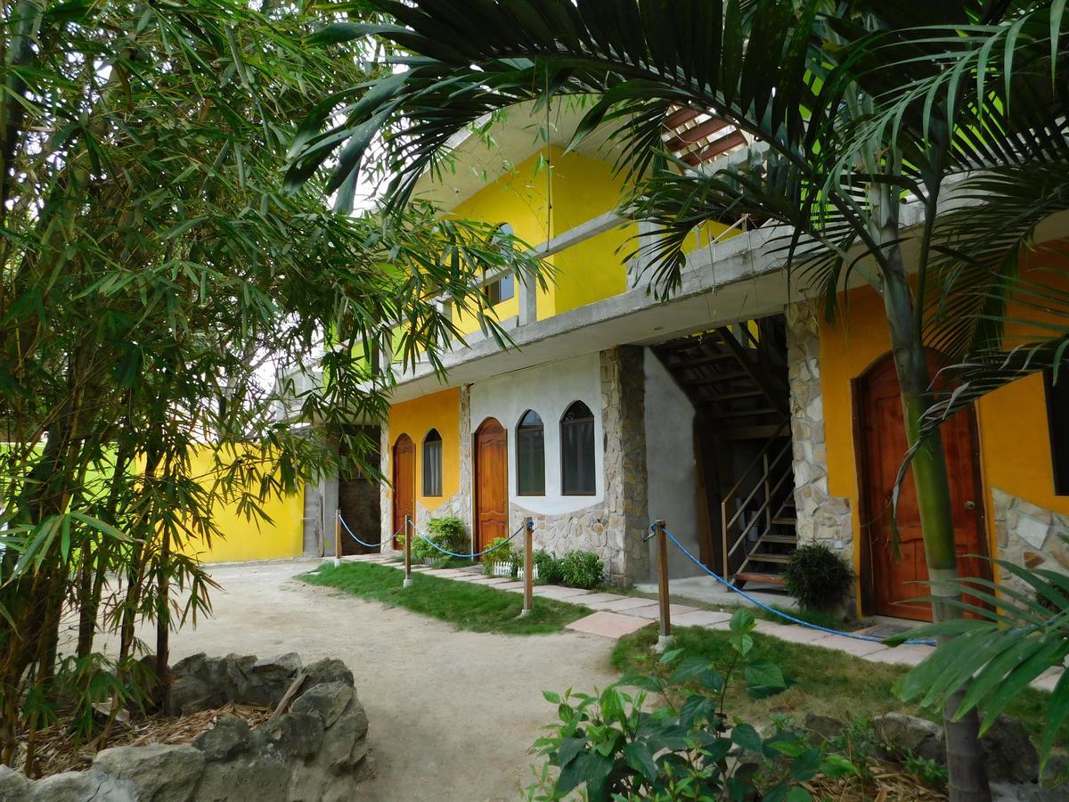 Hostal Maxima Puerto Lopez Exterior photo