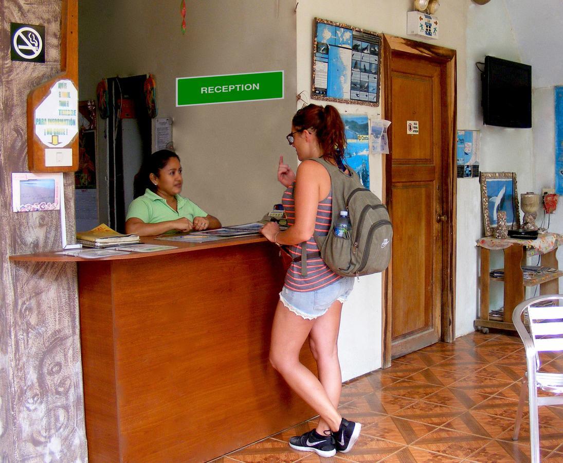 Hostal Maxima Puerto Lopez Exterior photo
